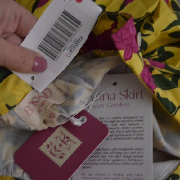 NWT $266 Sz XS BEYOND by Vera Anna Tuscan Gardens Gold Floral Midi Skirt - Picture 8 of 9